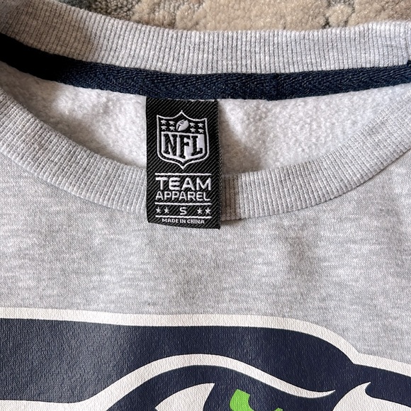 Women’s Seahawks Crop Sweatshirt Size S - Picture 3 of 3